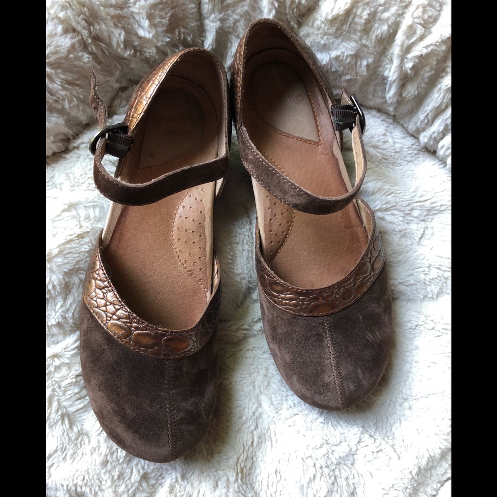 Dansko shoes 🐶🐶🐶